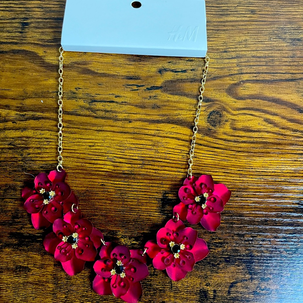 H&M floral necklace